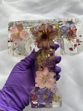 Load image into Gallery viewer, Monogram T