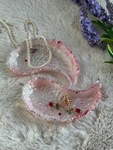 Load image into Gallery viewer, Divine Angel Wings Dish - Set of 2